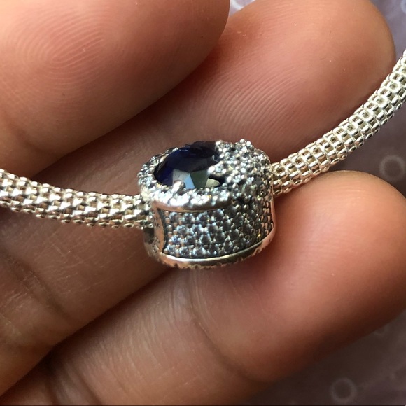 Authentic Pandora Bracelet w/ 8 Pandora Charms Winter themed - Picture 7 of 14